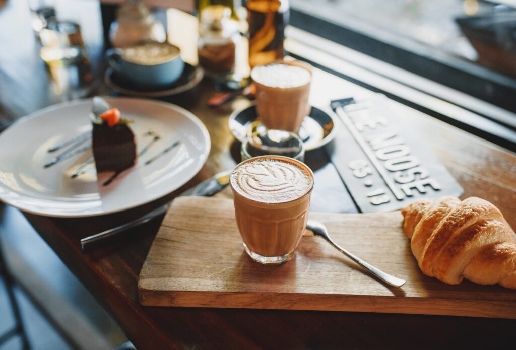Cómo las franquicias europeas de café pueden adaptarse y crecer en LATAM